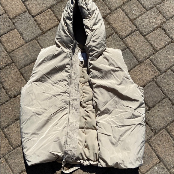 BDG Unisex Oversized Zip Up Puffer Vest - Tan- Size Large - Picture 4 of 4